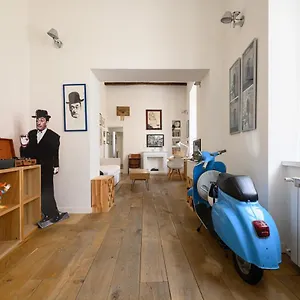 Vespa Appartement Naples