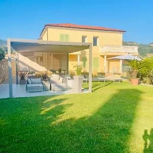 villa-sole.hotelitalianriviera.com/